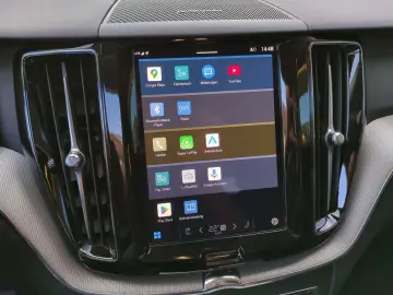 VOLVO XC60 Plus Dark 2WD B4 Diesel EU6d Digitales Cock