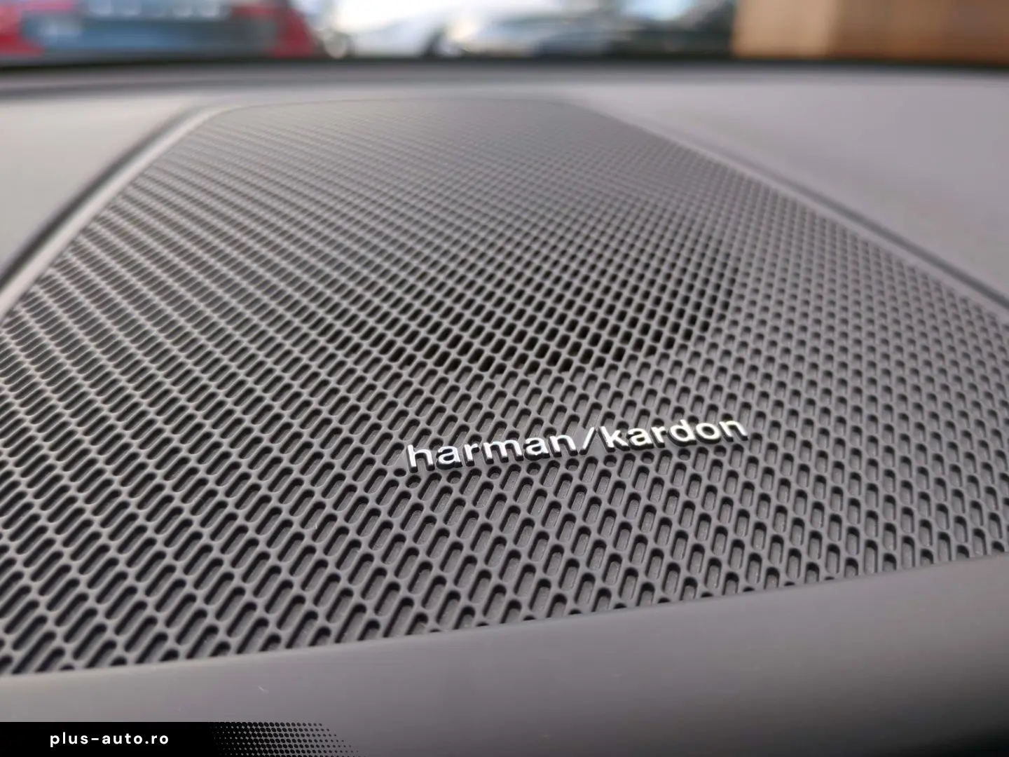 VOLVO XC60 Plus Dark 2WD B4 Diesel EU6d Digitales Cock