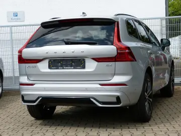 VOLVO XC60 B4 Plus Dark Auto ACC 360