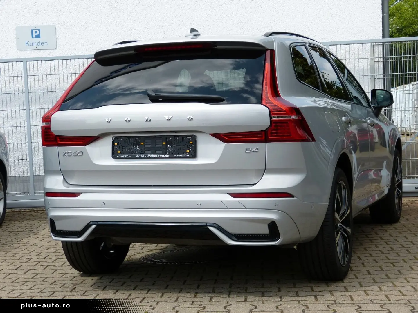 VOLVO XC60 B4 Plus Dark Auto ACC 360