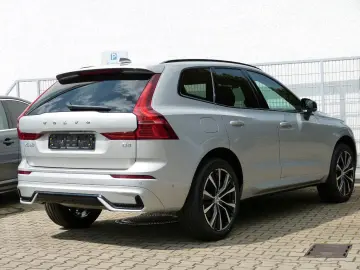 VOLVO XC60 B4 Plus Dark Auto ACC 360