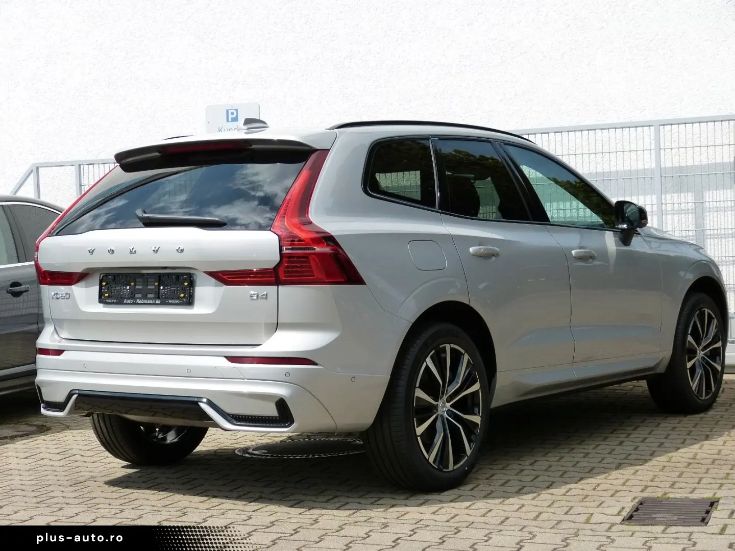 VOLVO XC60 B4 Plus Dark Auto ACC 360