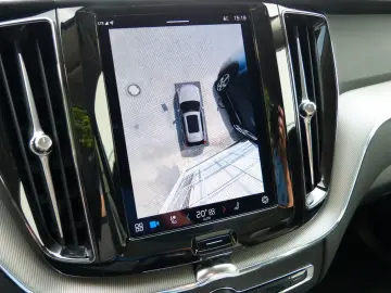 VOLVO XC60 B4 Plus Dark Auto ACC 360