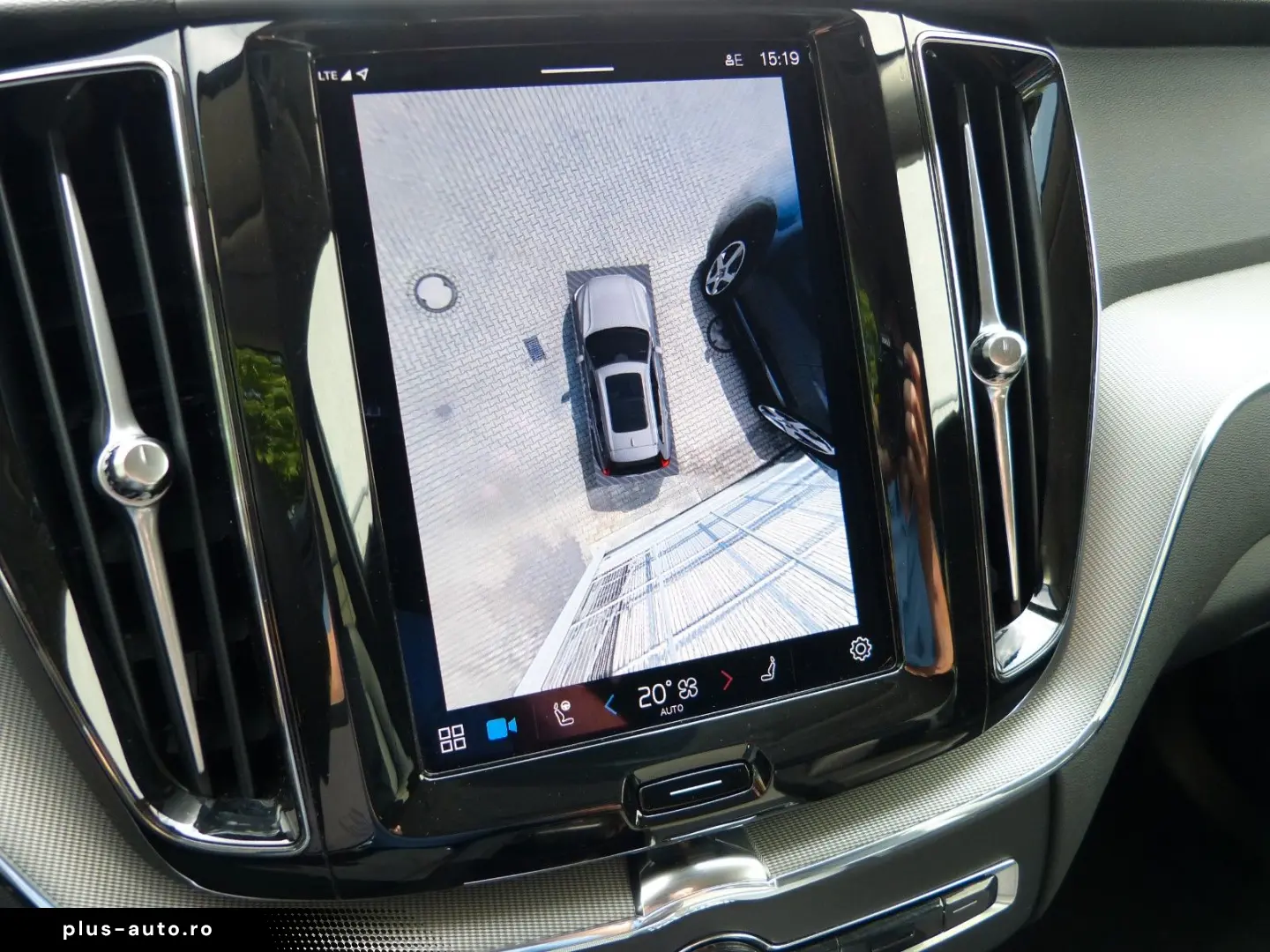 VOLVO XC60 B4 Plus Dark Auto ACC 360