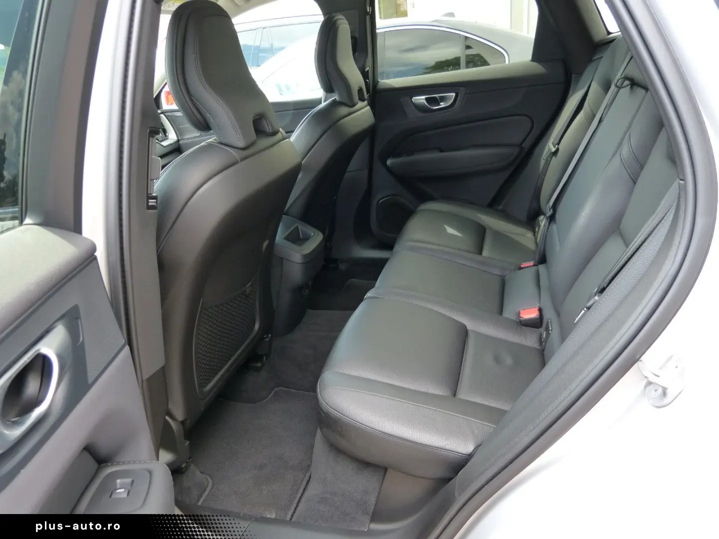 VOLVO XC60 B4 Plus Dark Auto ACC 360