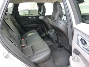 VOLVO XC60 B4 Plus Dark Auto ACC 360