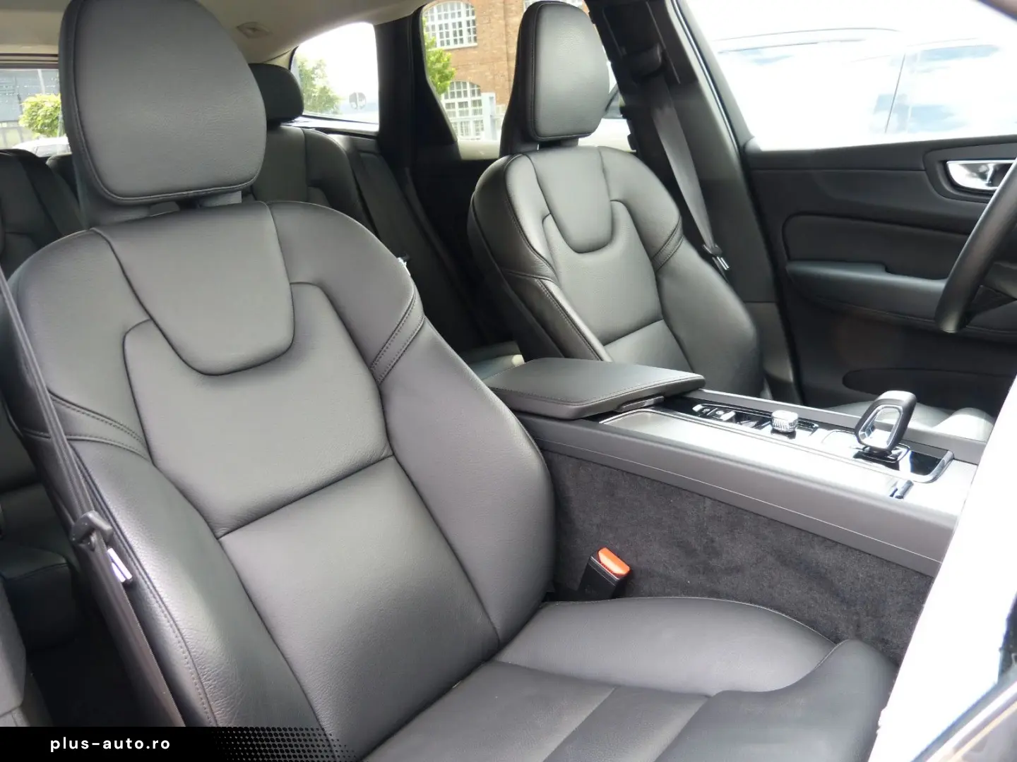 VOLVO XC60 B4 Plus Dark Auto ACC 360