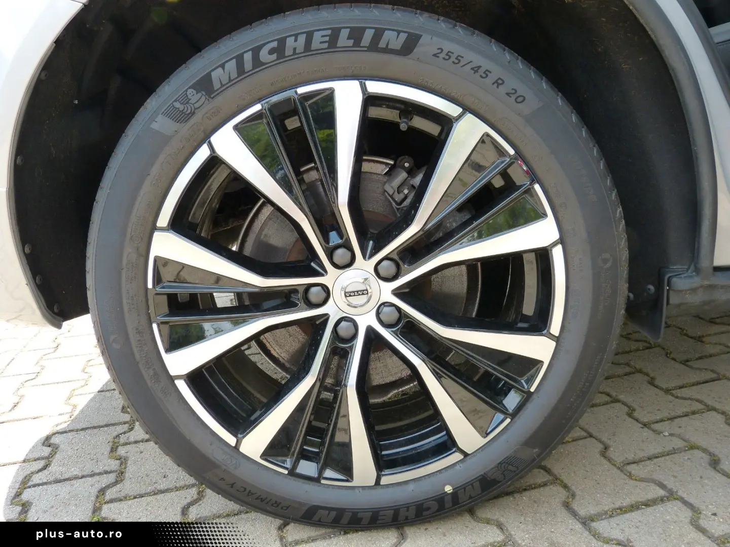 VOLVO XC60 B4 Plus Dark Auto ACC 360