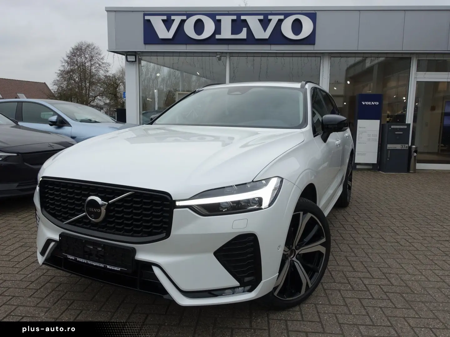 VOLVO XC60 Plus Dark B5 AWD Mild-Hybrid 360 KAM BLIS