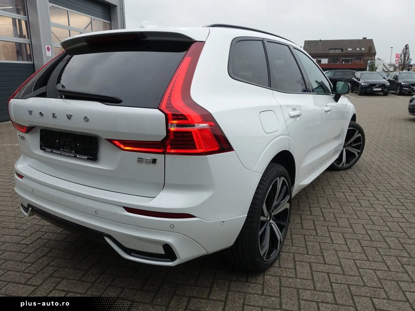 VOLVO XC60 Plus Dark B5 AWD Mild-Hybrid 360 KAM BLIS