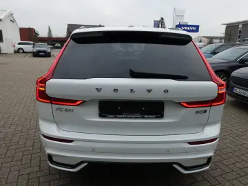 VOLVO XC60 Plus Dark B5 AWD Mild-Hybrid 360 KAM BLIS