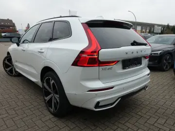 VOLVO XC60 Plus Dark B5 AWD Mild-Hybrid 360 KAM BLIS