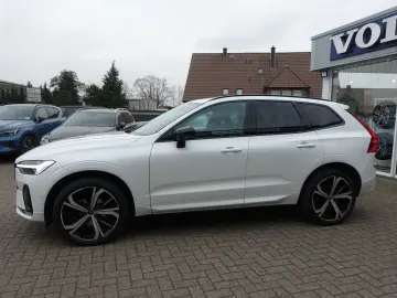 VOLVO XC60 Plus Dark B5 AWD Mild-Hybrid 360 KAM BLIS