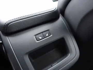 VOLVO XC60 Plus Dark B5 AWD Mild-Hybrid 360 KAM BLIS