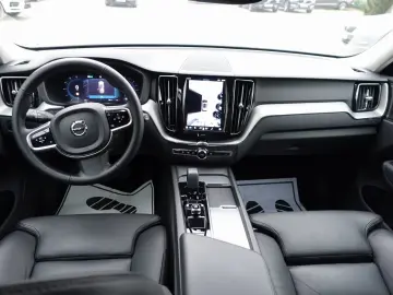 VOLVO XC60 Plus Dark B5 AWD Mild-Hybrid 360 KAM BLIS