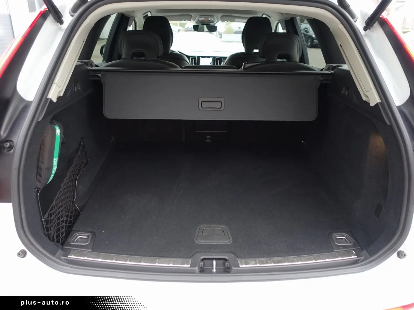 VOLVO XC60 Plus Dark B5 AWD Mild-Hybrid 360 KAM BLIS