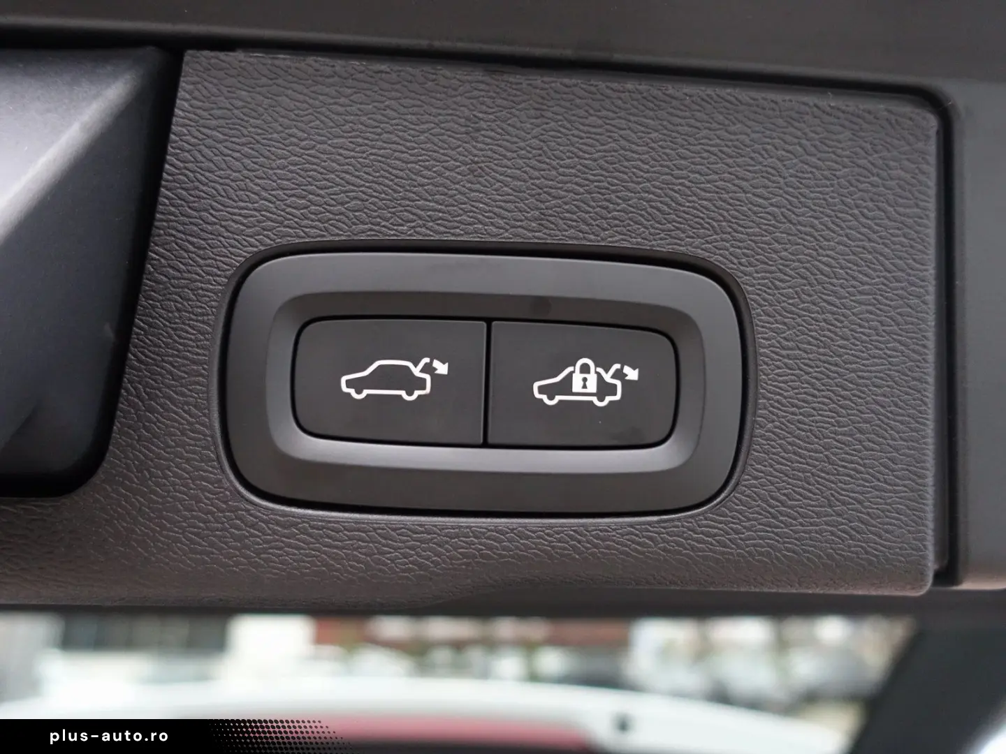 VOLVO XC60 Plus Dark B5 AWD Mild-Hybrid 360 KAM BLIS