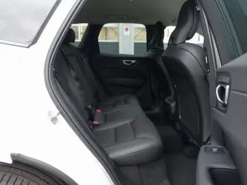 VOLVO XC60 Plus Dark B5 AWD Mild-Hybrid 360 KAM BLIS