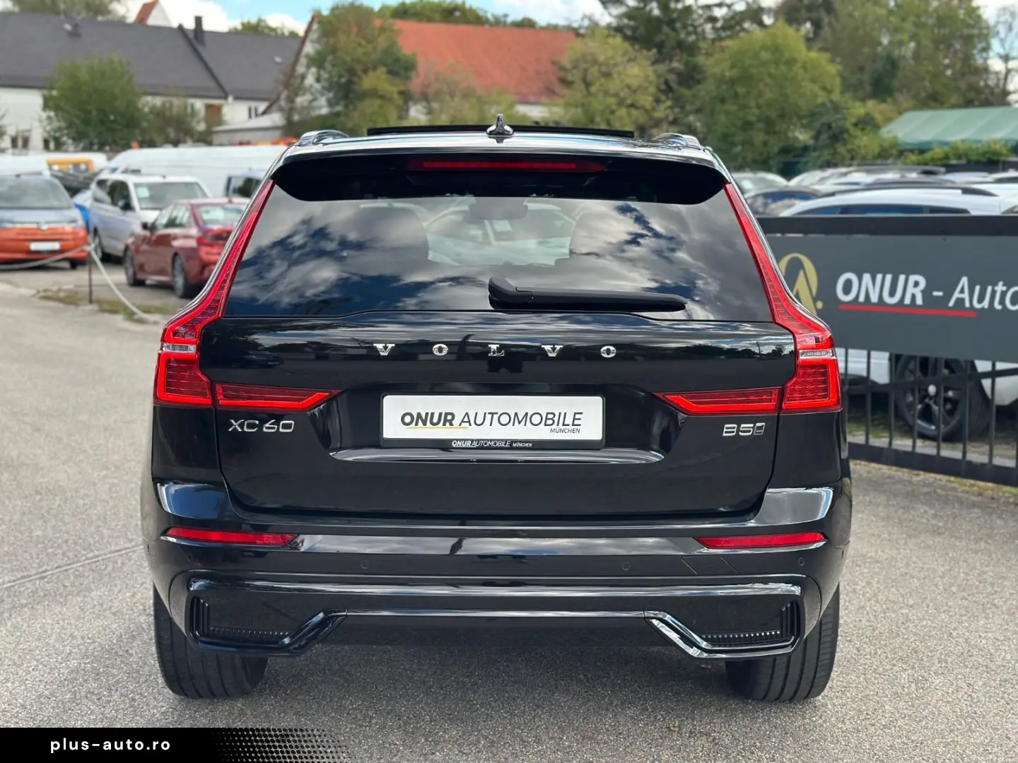 VOLVO XC60 Ultimate Dark AWD Leder HuD Pano B&W 360