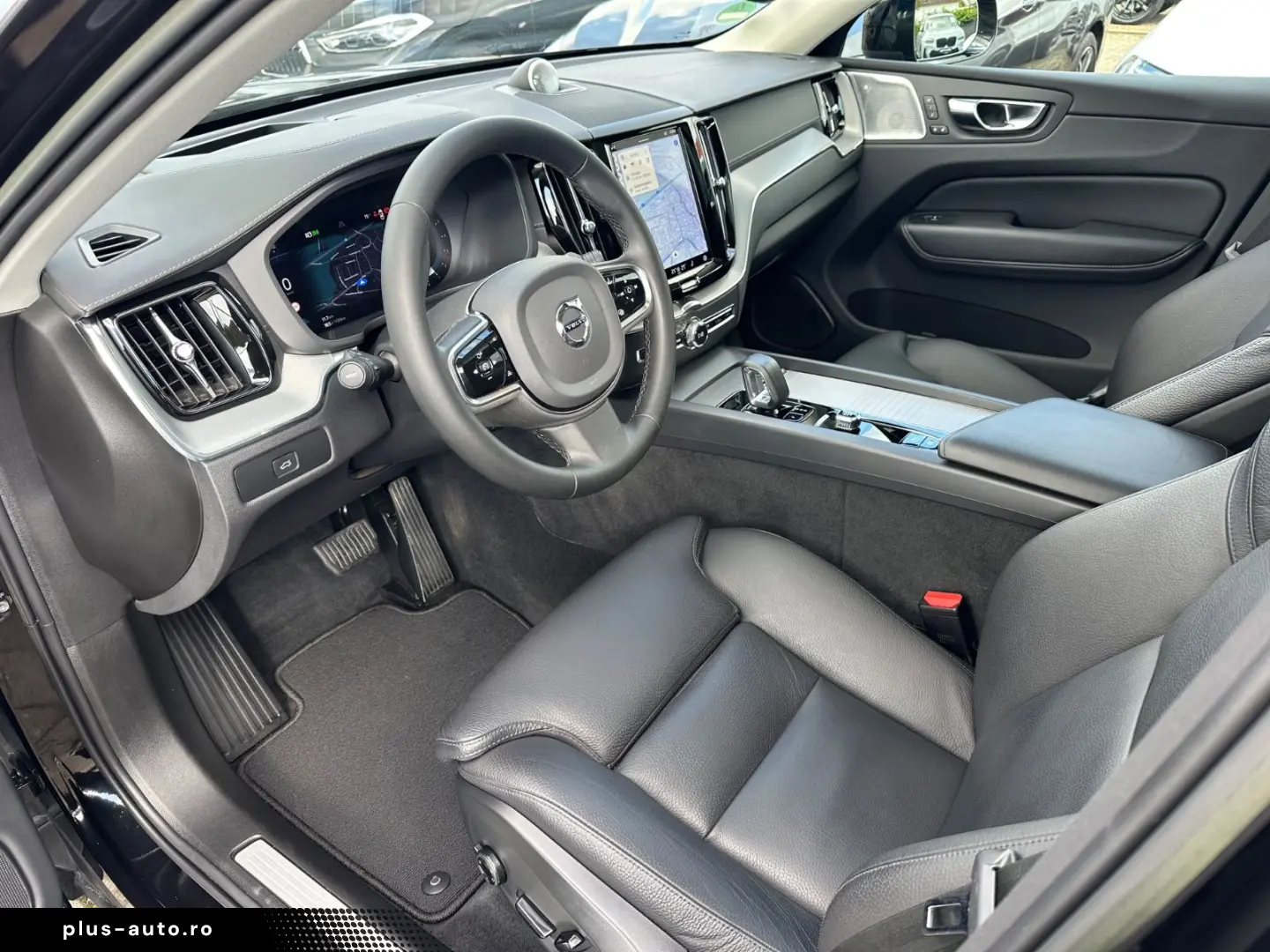 VOLVO XC60 Ultimate Dark AWD Leder HuD Pano B&W 360