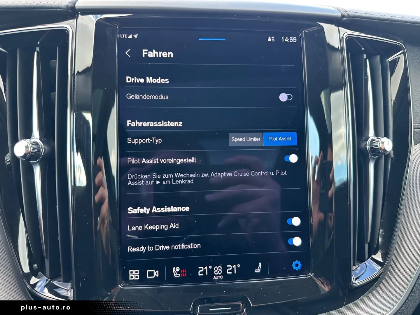 VOLVO XC60 Ultimate Dark AWD Leder HuD Pano B&W 360