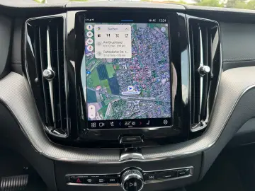 VOLVO XC60 Ultimate Dark AWD HuD Leder Pano B&W 360