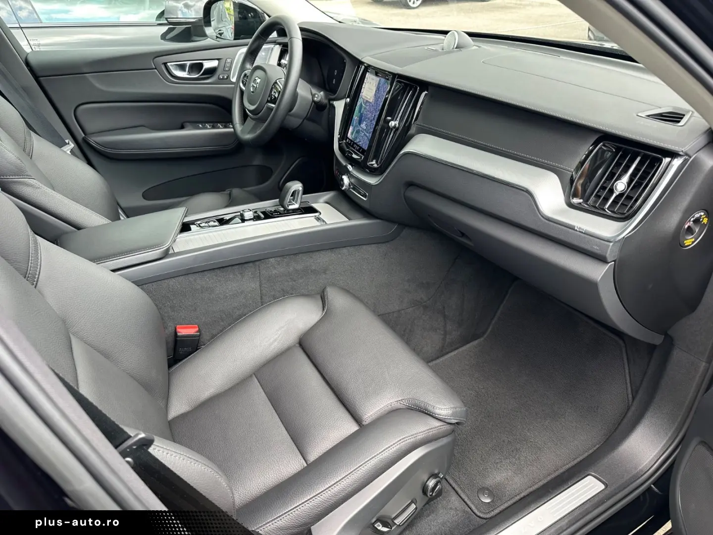 VOLVO XC60 Ultimate Dark AWD HuD Leder Pano B&W 360