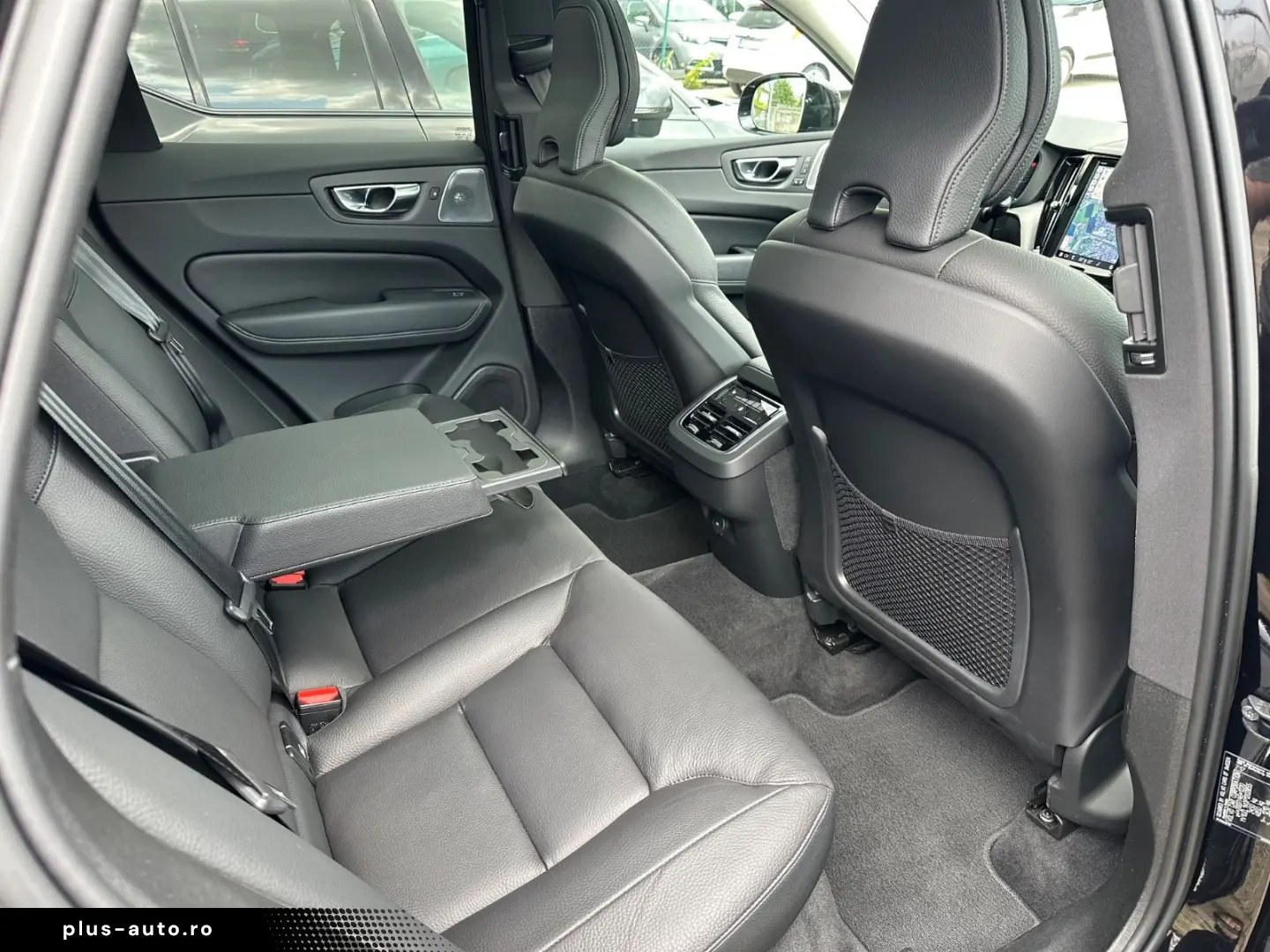 VOLVO XC60 Ultimate Dark AWD HuD Leder Pano B&W 360