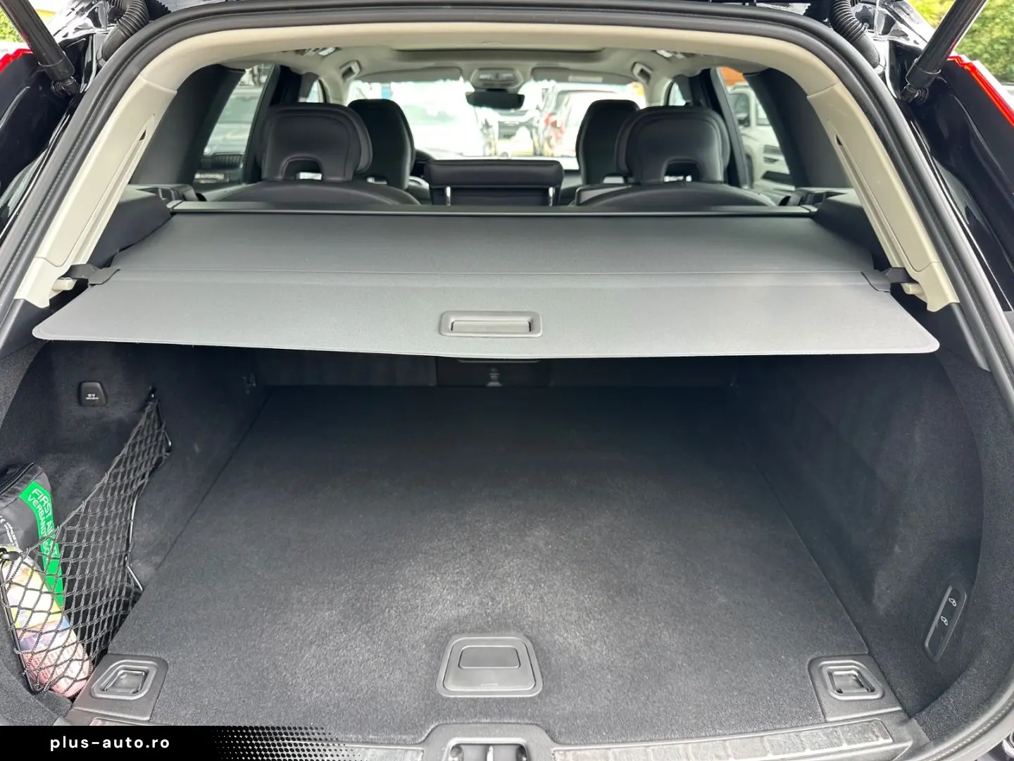 VOLVO XC60 Ultimate Dark AWD HuD Leder Pano B&W 360