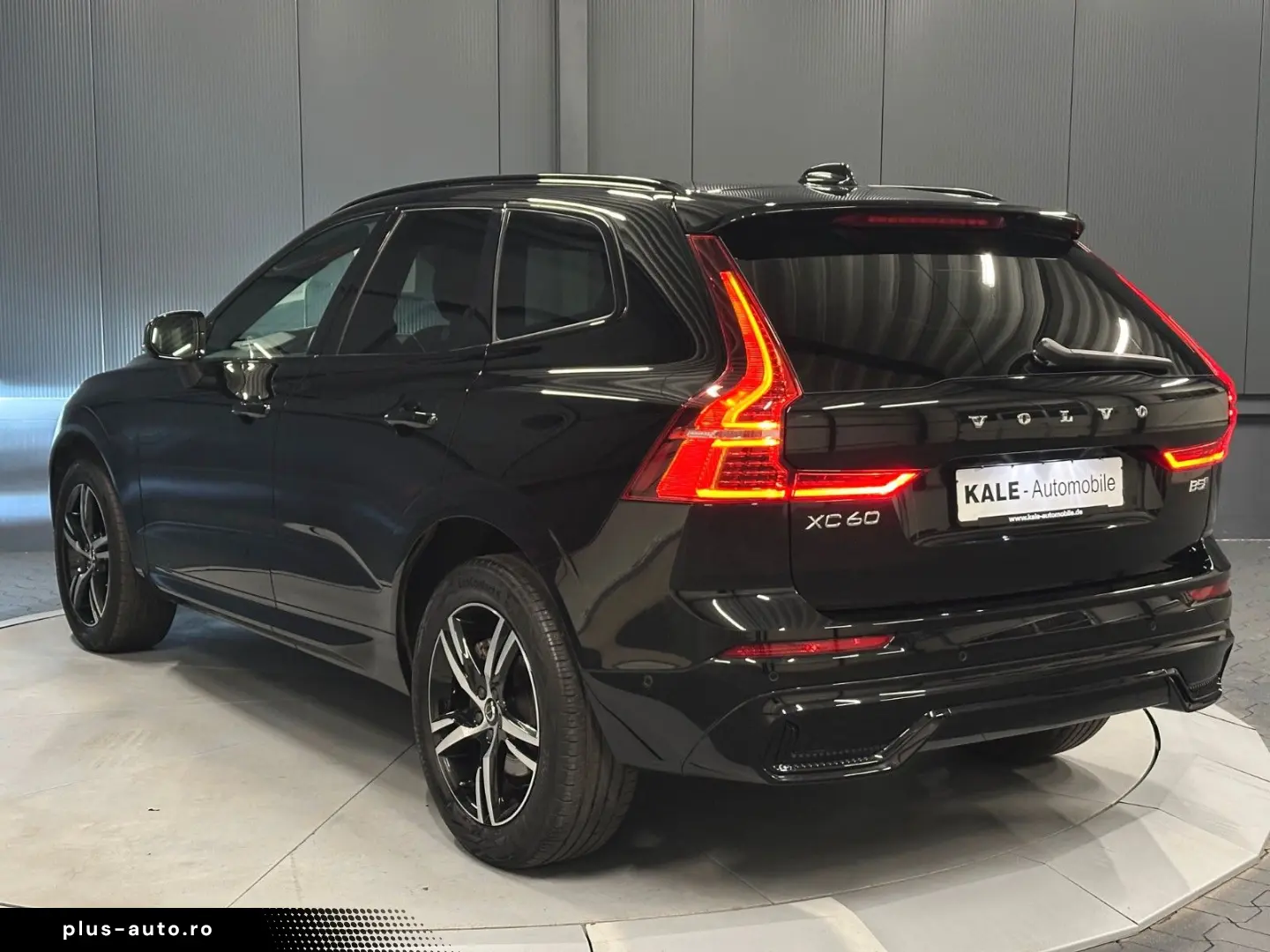 VOLVO XC60 R-Design AWD  19Zoll AHK 360  Harman Kardon