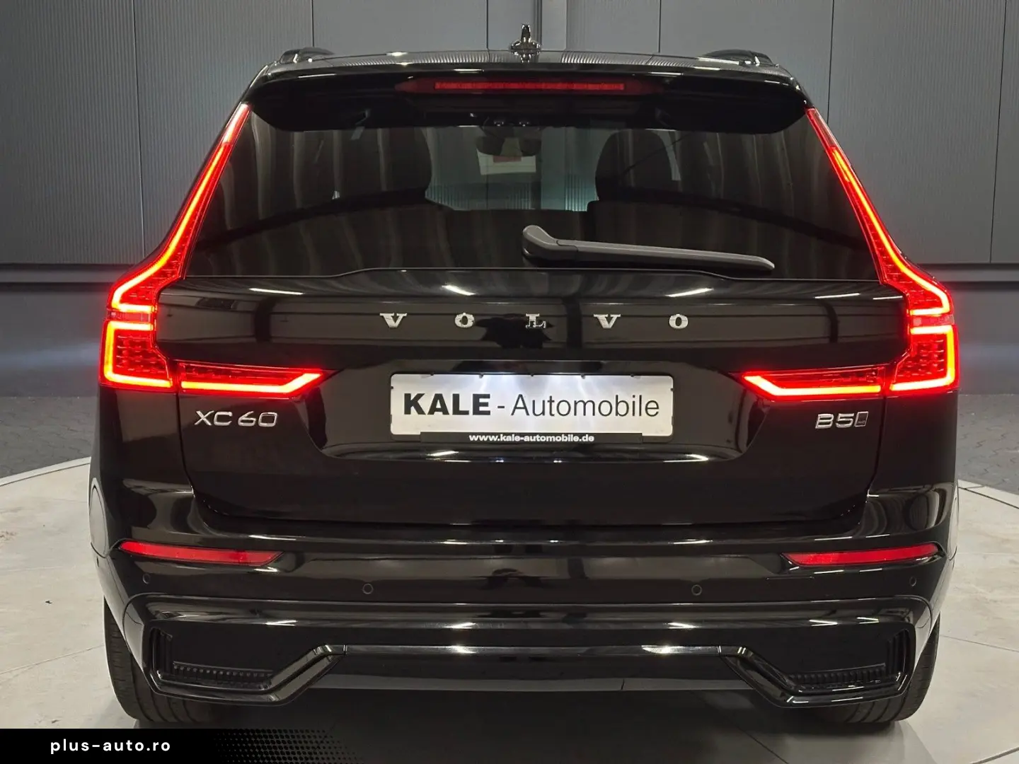 VOLVO XC60 R-Design AWD  19Zoll AHK 360  Harman Kardon