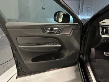 VOLVO XC60 R-Design AWD  19Zoll AHK 360  Harman Kardon