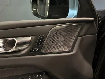 VOLVO XC60 R-Design AWD  19Zoll AHK 360  Harman Kardon