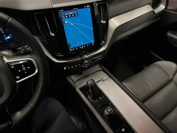 VOLVO XC60 R-Design AWD  19Zoll AHK 360  Harman Kardon