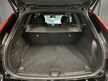 VOLVO XC60 R-Design AWD  19Zoll AHK 360  Harman Kardon