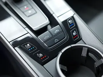 PORSCHE 992 Cabrio 3.0 Carrera 4 S