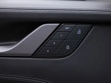 PORSCHE 992 Cabrio 3.0 Carrera 4 S