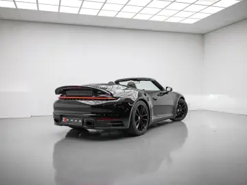 PORSCHE 992 Cabrio 3.0 Carrera 4 S