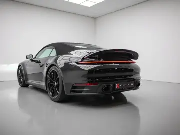 PORSCHE 992 Cabrio 3.0 Carrera 4 S