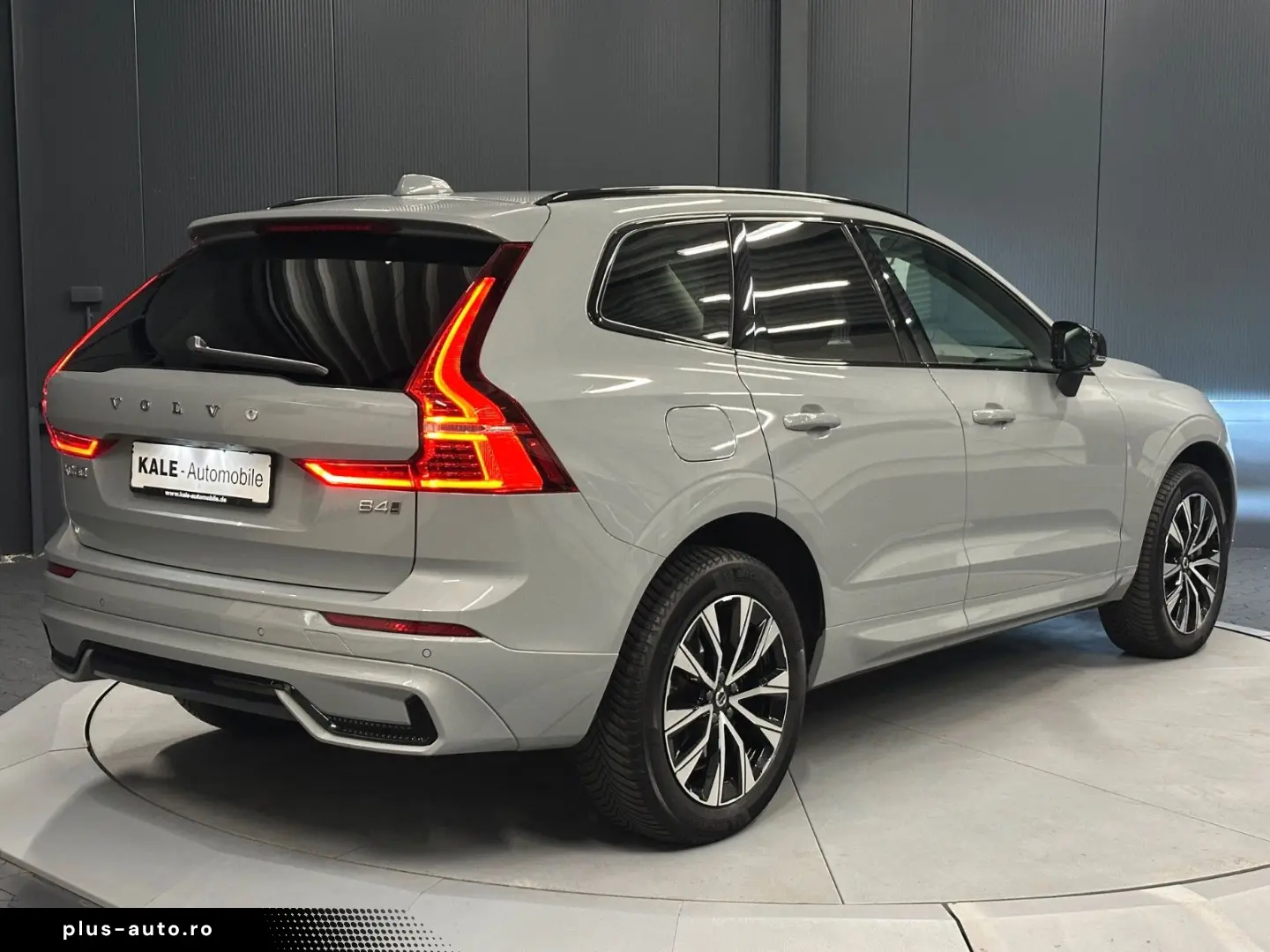 VOLVO XC60 Plus Dark AWD  LEDER Sport AHK Business