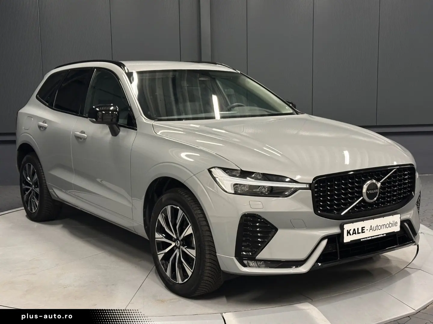 VOLVO XC60 Plus Dark AWD  LEDER Sport AHK Business
