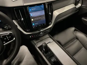 VOLVO XC60 Plus Dark AWD  LEDER Sport AHK Business