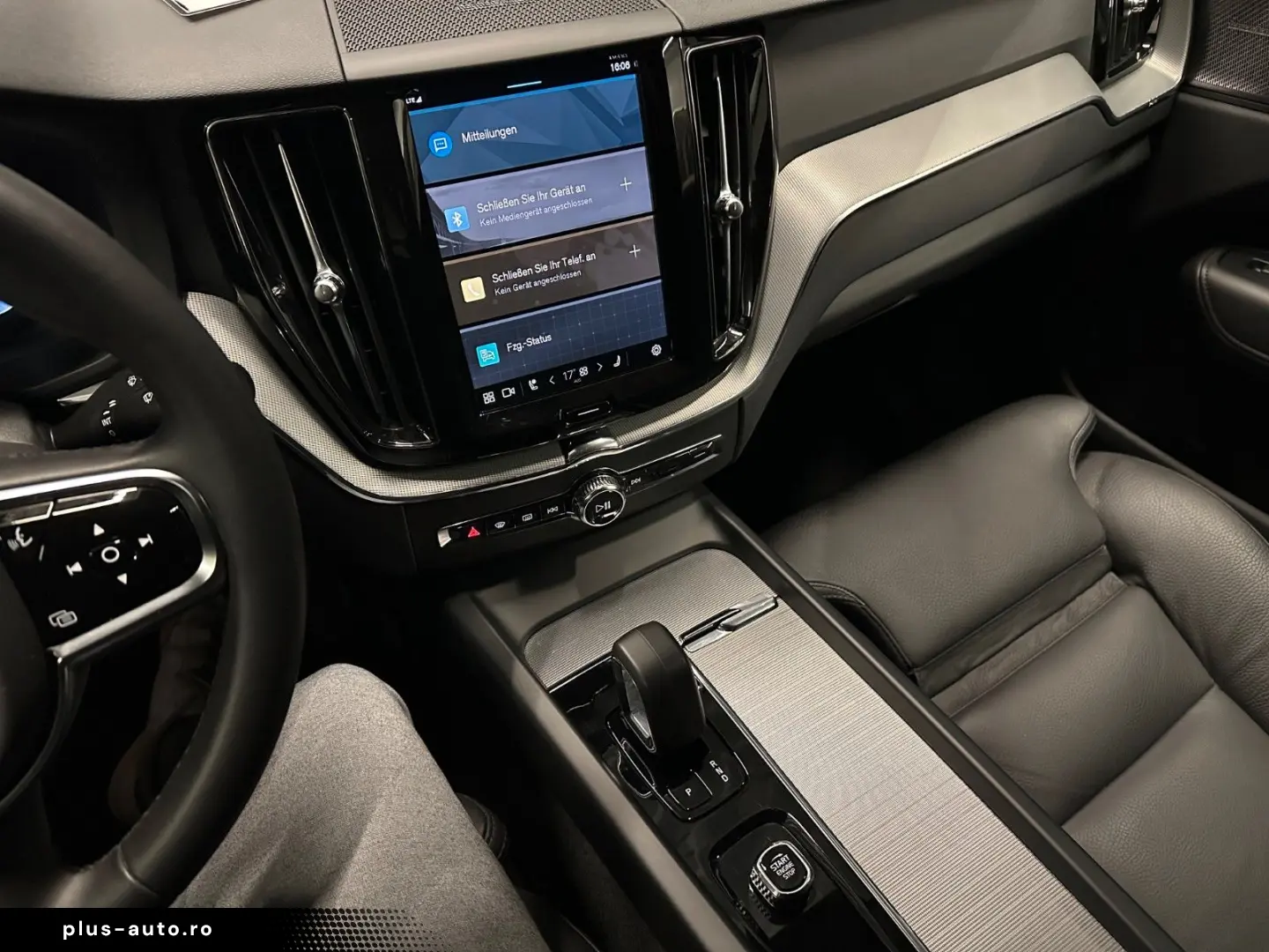 VOLVO XC60 Plus Dark AWD  LEDER Sport AHK Business