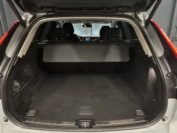 VOLVO XC60 Plus Dark AWD  LEDER Sport AHK Business