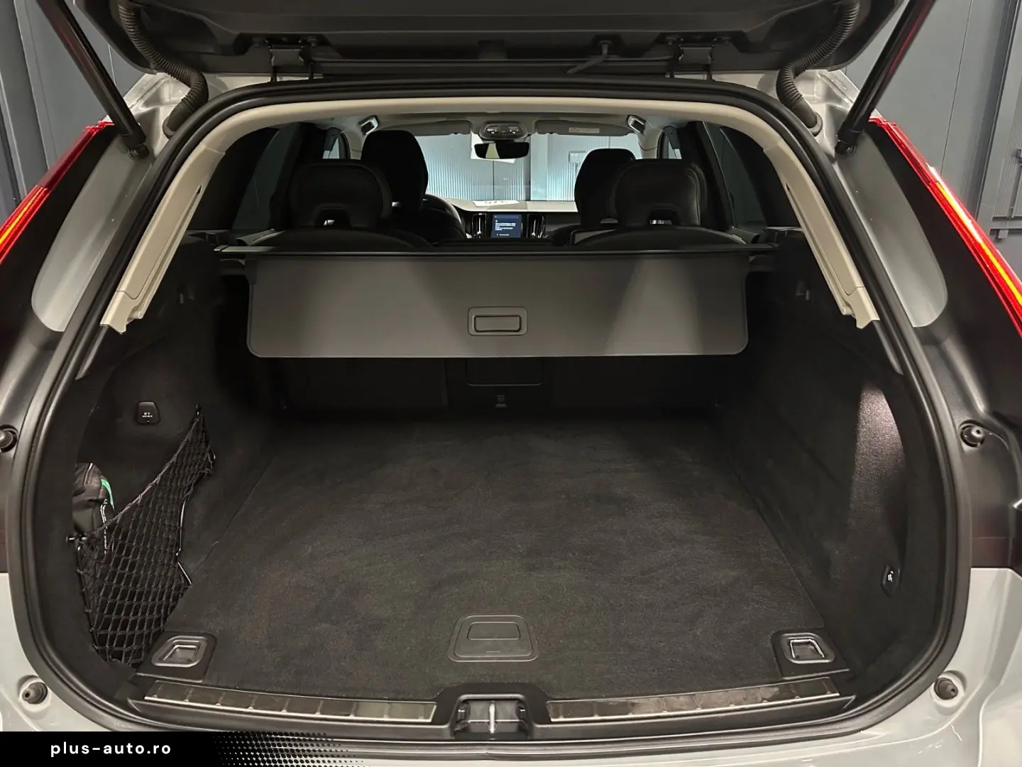 VOLVO XC60 Plus Dark AWD  LEDER Sport AHK Business