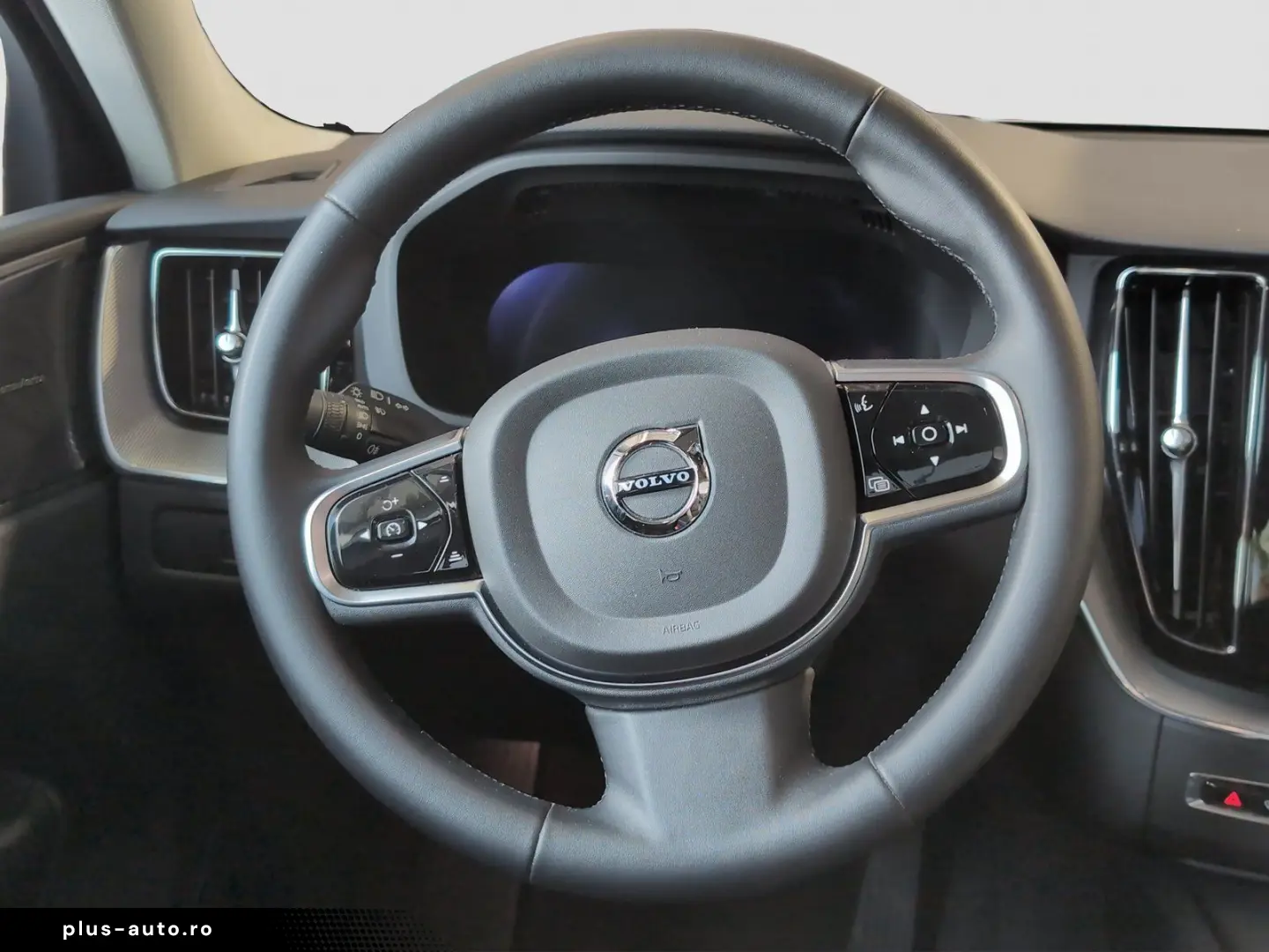 VOLVO XC60 B5 AWD R-Kam Panor Harman Voll-LED Lenkradh