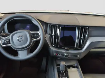 VOLVO XC60 B5 AWD R-Kam Panor Harman Voll-LED Lenkradh