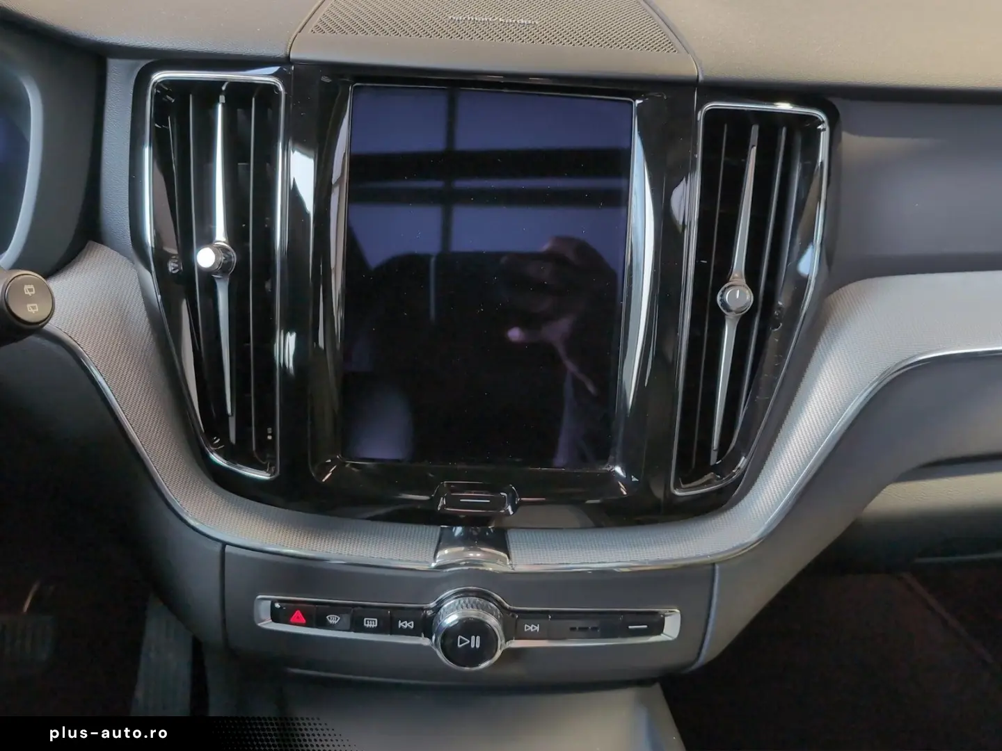 VOLVO XC60 B5 AWD R-Kam Panor Harman Voll-LED Lenkradh