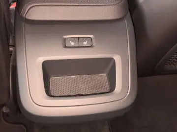 VOLVO XC60 B5 AWD R-Kam Panor Harman Voll-LED Lenkradh