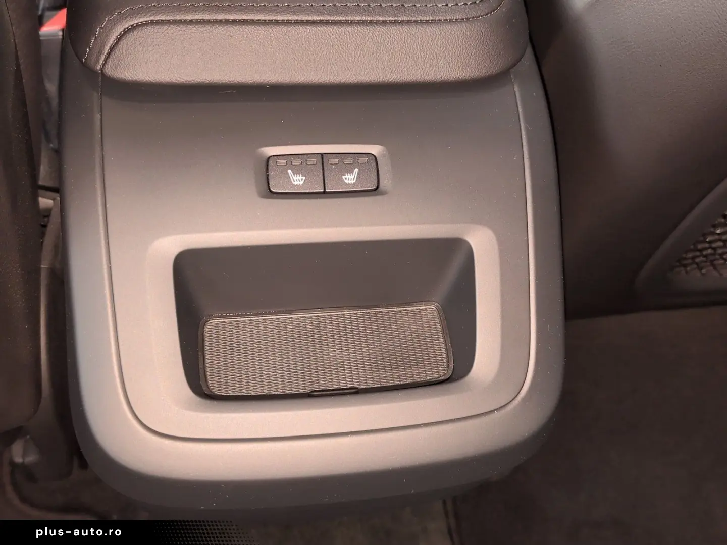 VOLVO XC60 B5 AWD R-Kam Panor Harman Voll-LED Lenkradh